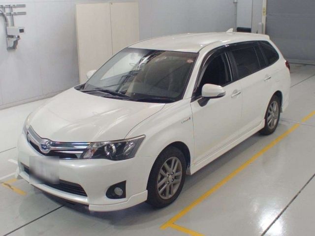 30645 Toyota Corolla fielder NKE165G 2014 г. (CAA Chubu)